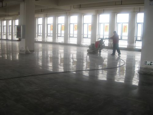 水泥地面硬化劑施工流程